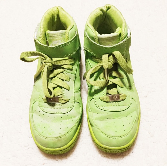 Nike Air Force 1 // Hi Hyperfuse Volt - Picture 2 of 5